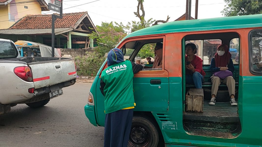 BAZNAS Subang Berbagi Bagikan 400 Paket Nasi Box dan Ta'jil Buka Puasa