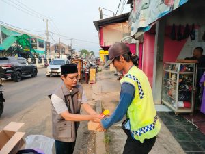 Proses pendistribusian paket ifthar program Senyum Ramadhan BAZNAS Kabupaten Subang