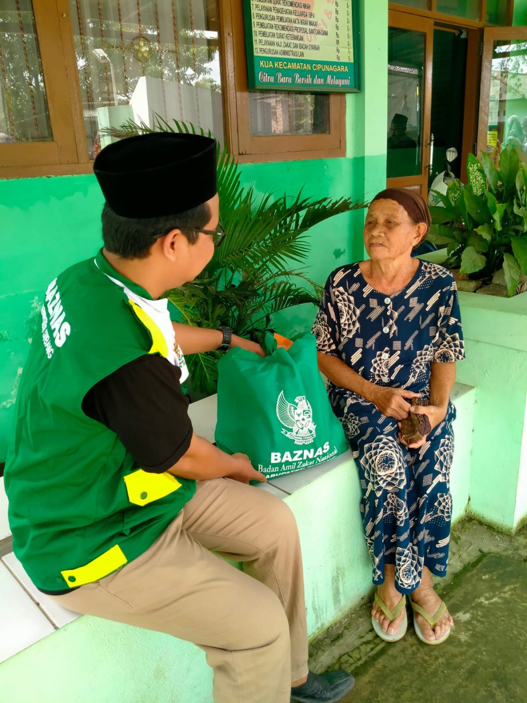 Proses pendistribusian paket sembako program Senyum Ramadhan BAZNAS Kabupaten Subang